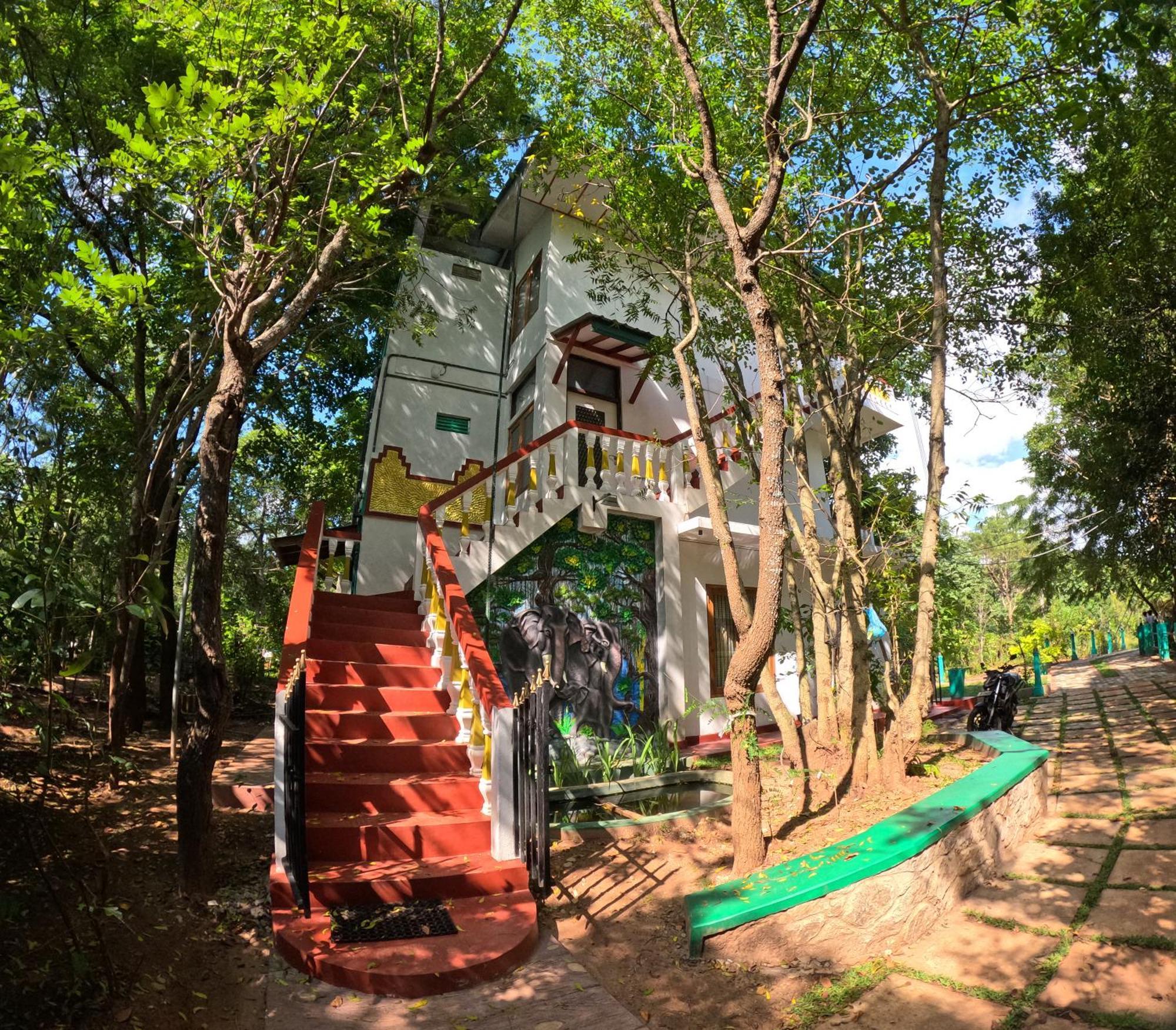 Spice Village Hotel & Restaurant Хабарана Экстерьер фото