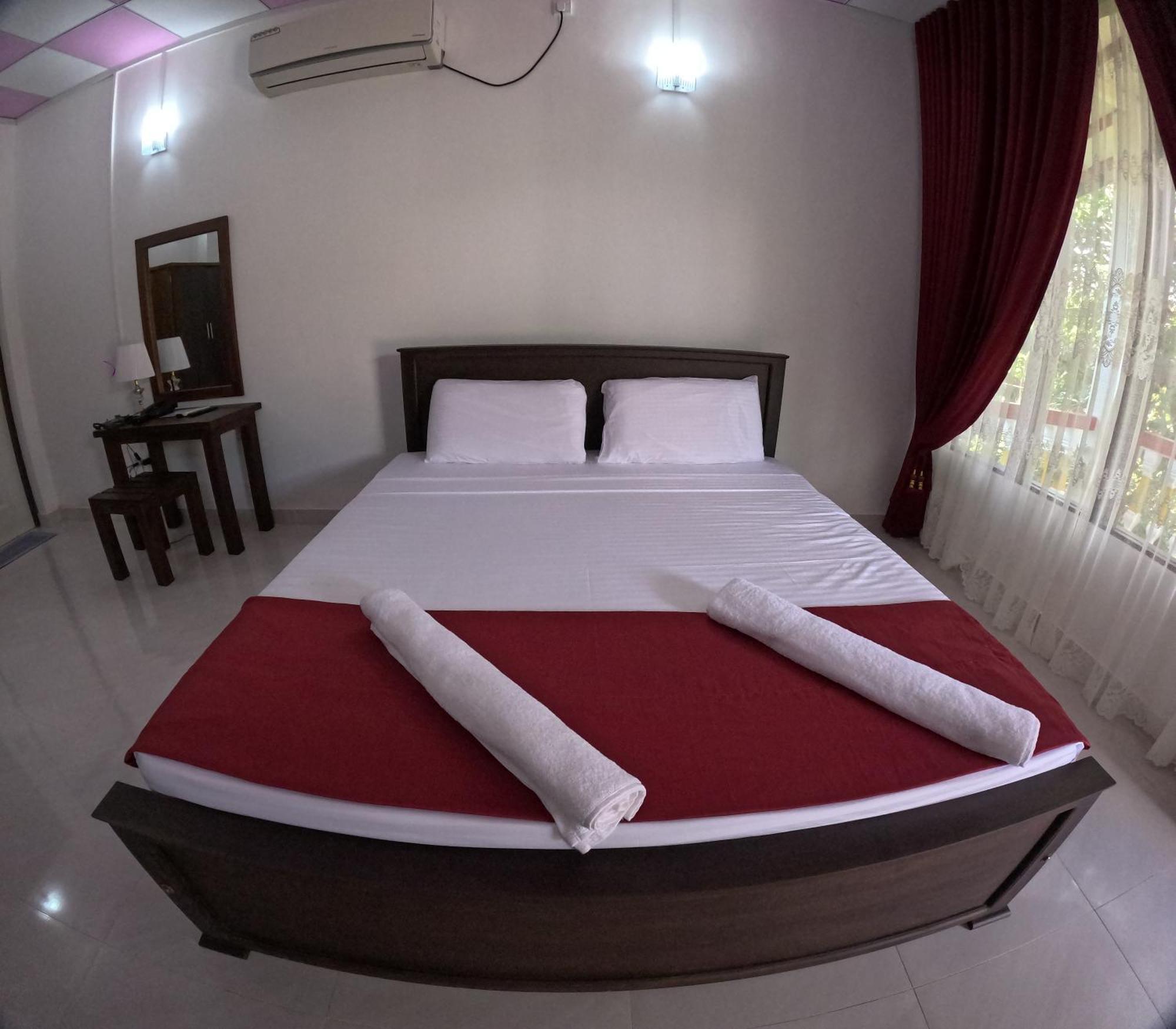 Spice Village Hotel & Restaurant Хабарана Экстерьер фото