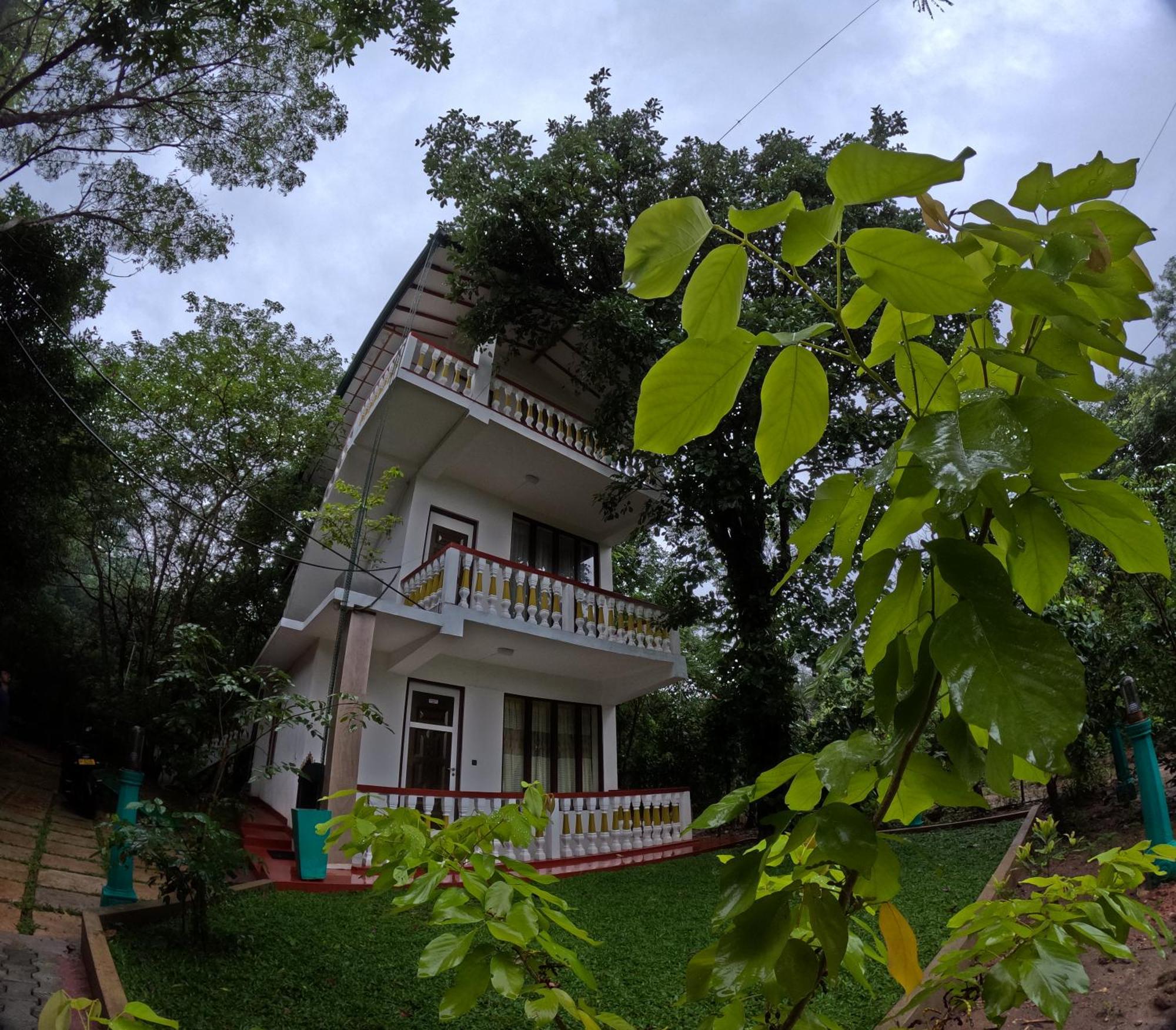 Spice Village Hotel & Restaurant Хабарана Экстерьер фото