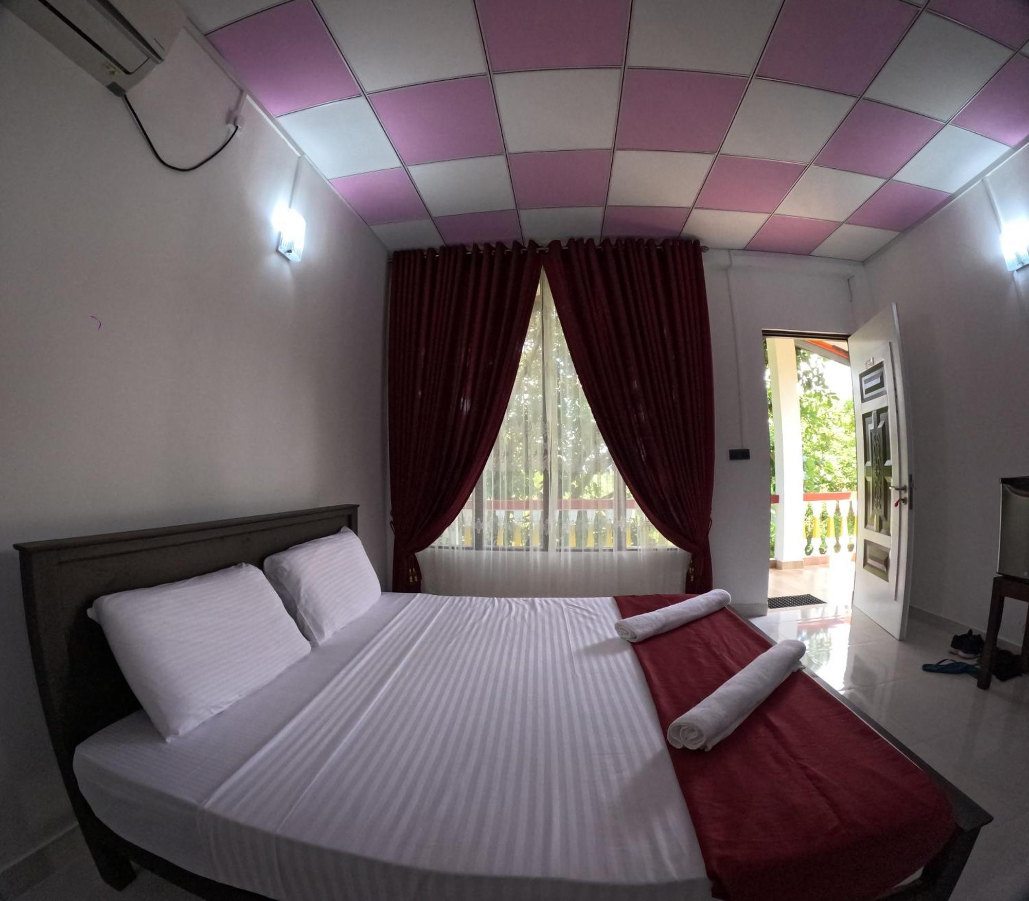 Spice Village Hotel & Restaurant Хабарана Экстерьер фото