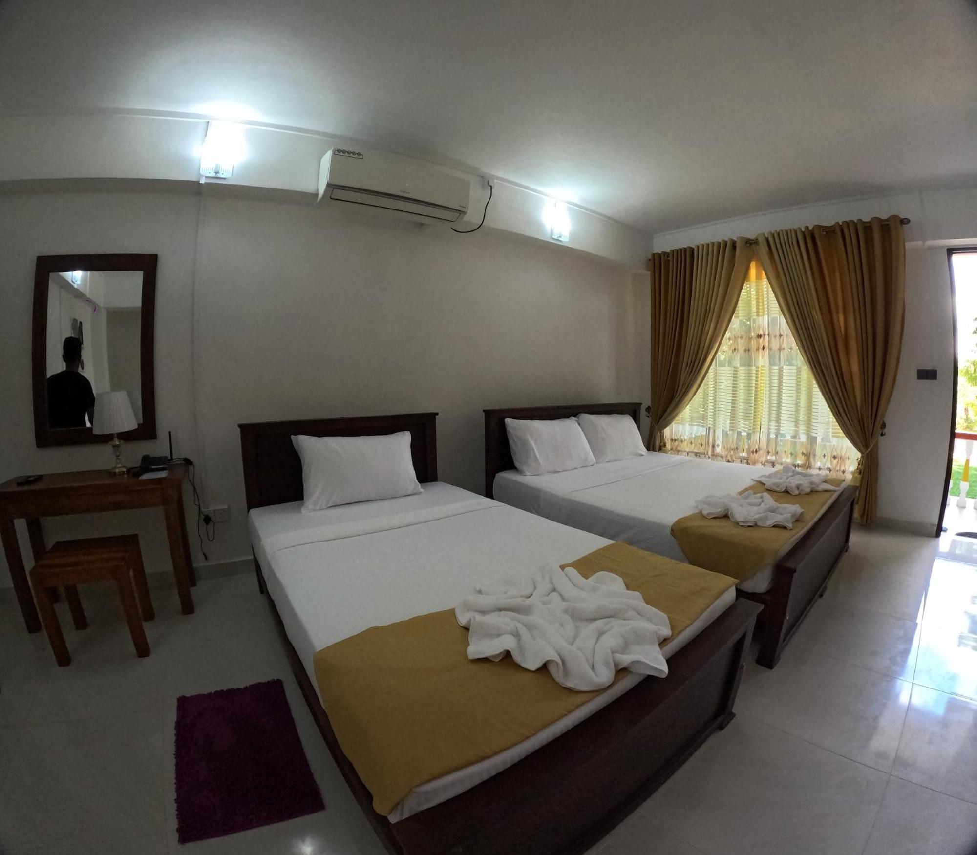 Spice Village Hotel & Restaurant Хабарана Экстерьер фото