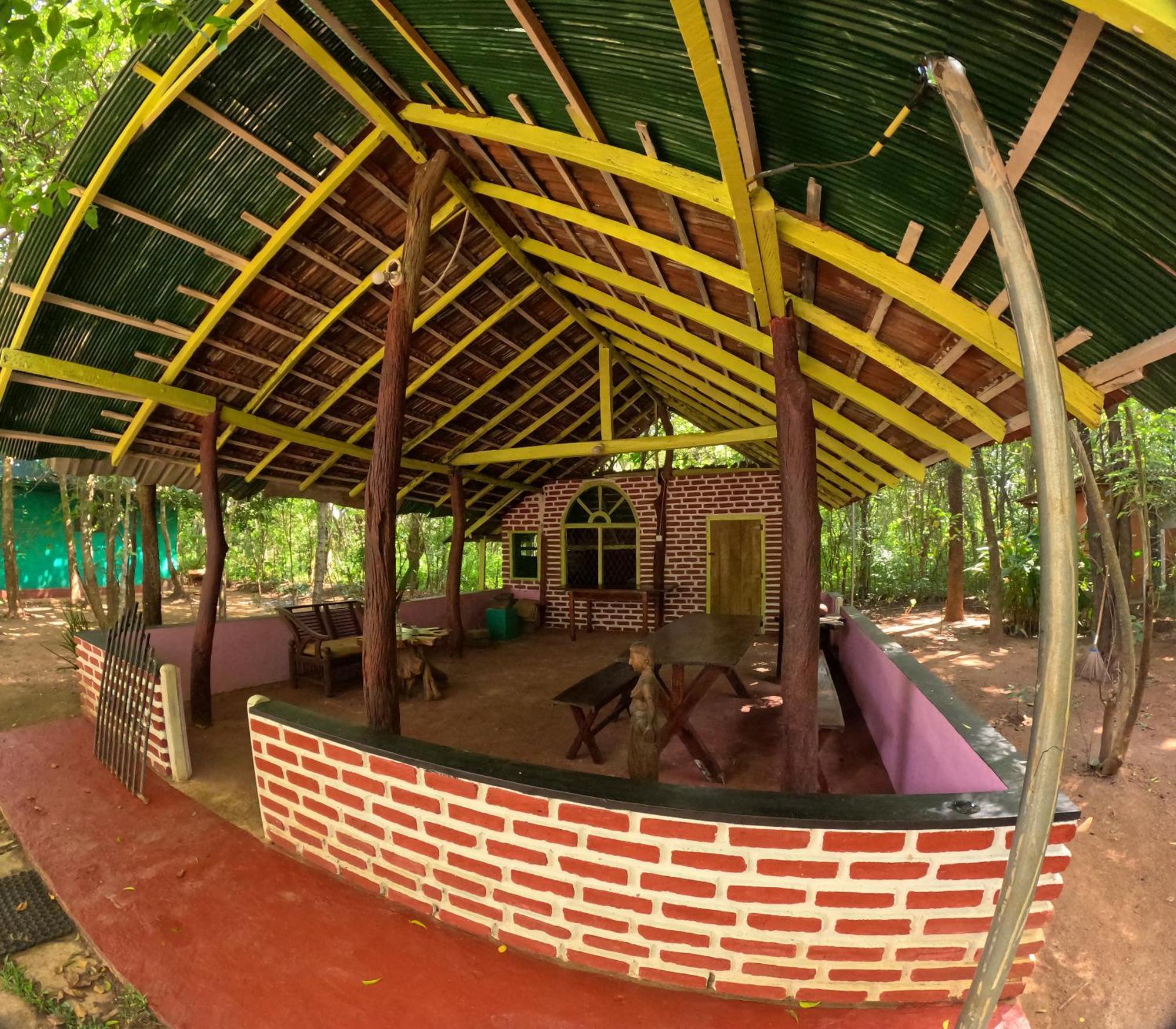 Spice Village Hotel & Restaurant Хабарана Экстерьер фото