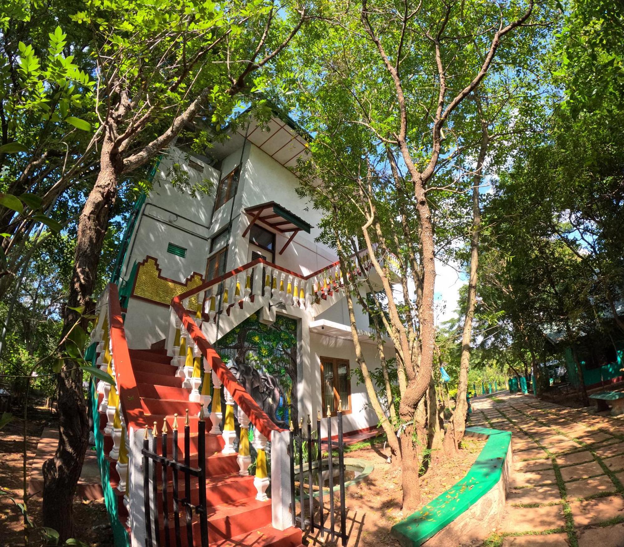 Spice Village Hotel & Restaurant Хабарана Экстерьер фото