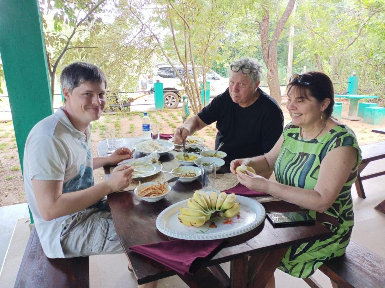 Spice Village Hotel & Restaurant Хабарана Экстерьер фото